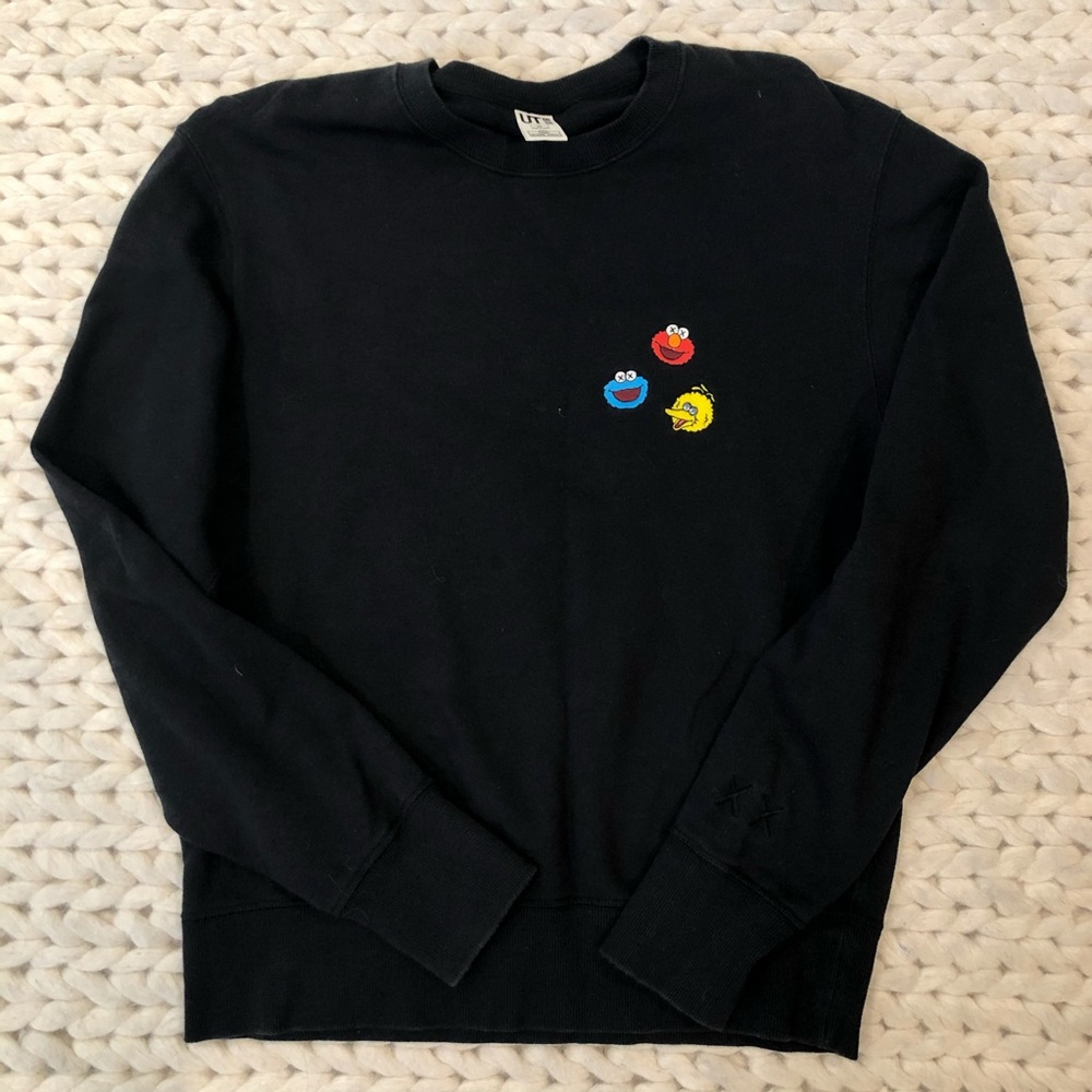 Uniqlo x KAWS Sesame Street sweater